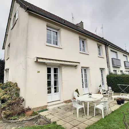 Holiday home Maison De Charme Proche Centre Avranches