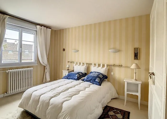 Maison De Charme Proche Centre Holiday home *